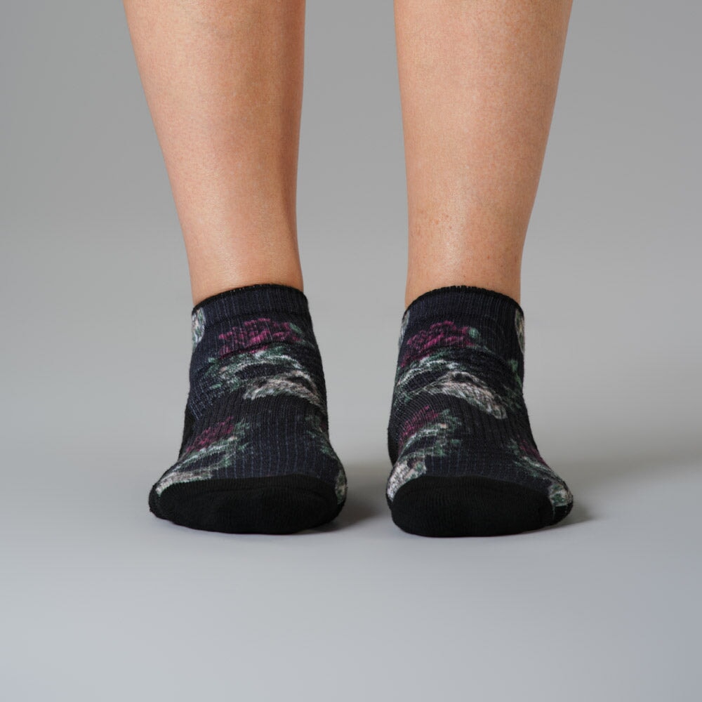 Skulls and Roses Ankle Compression Socks